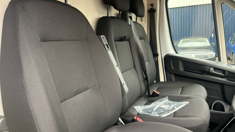 Peugeot Boxer 3500 L3 Diesel 2.2 BlueHDi 140 H2 Van Professional